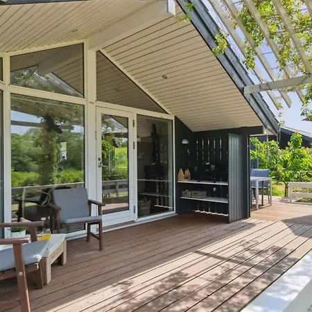 Kulben - 450m From The Sea By Interhome